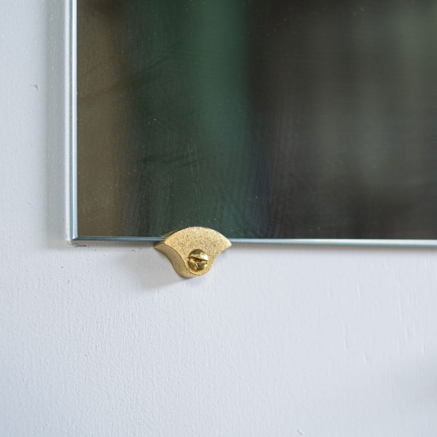 Ihada Brass Mirror Clips