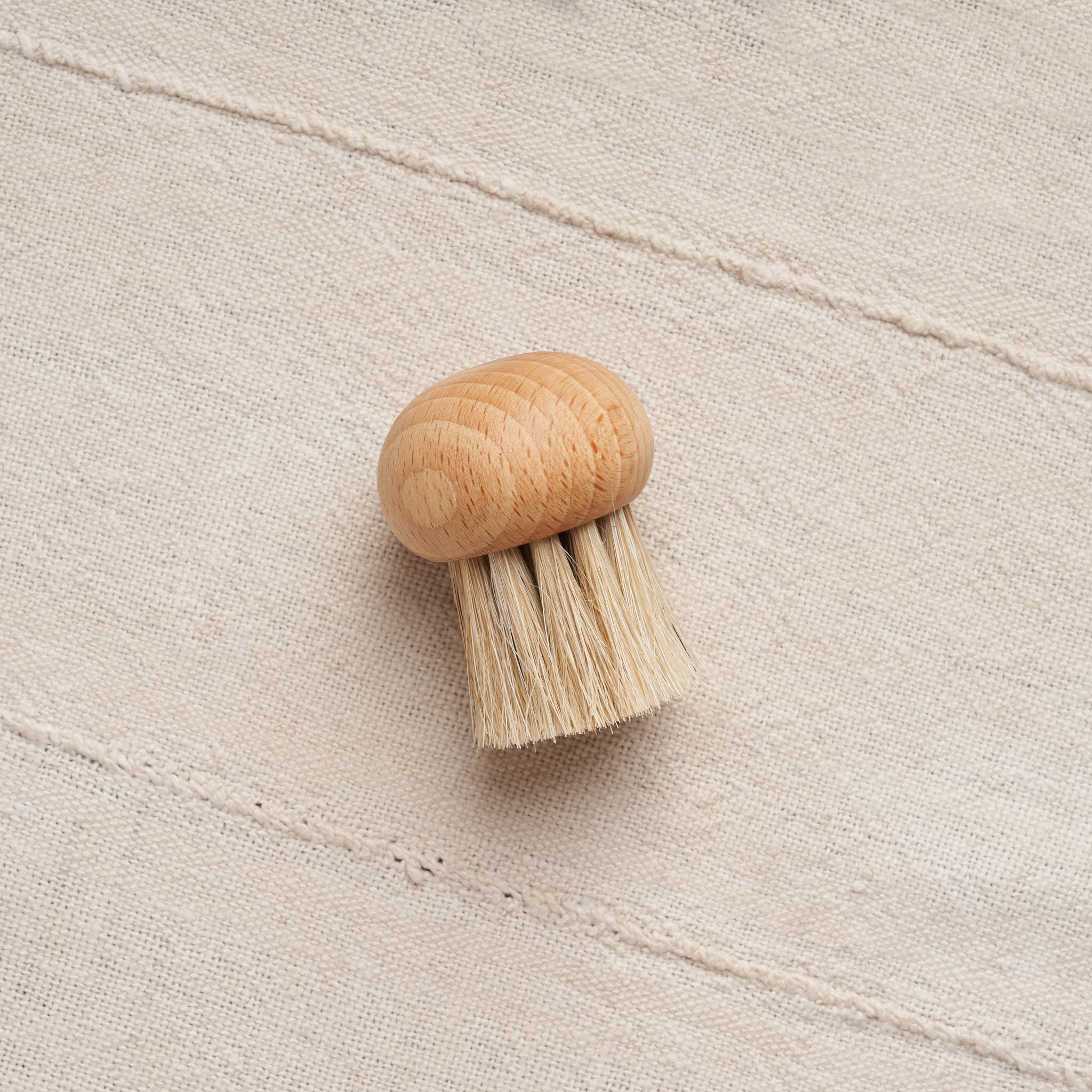 Redecker Round Mushroom Brush